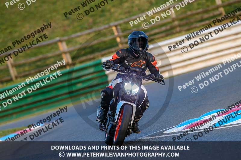 PJM Wedding Photography;enduro digital images;event digital images;eventdigitalimages;mallory park;mallory park photographs;mallory park trackday;mallory park trackday photographs;no limits trackdays;peter wileman photography;racing digital images;trackday digital images;trackday photos